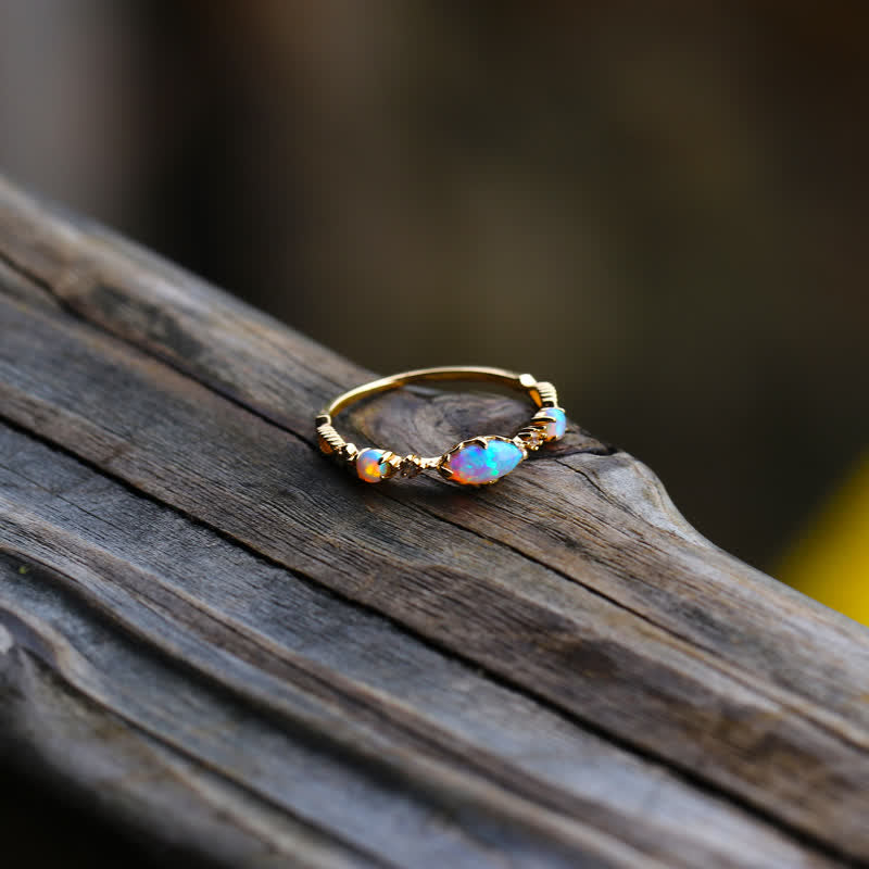 "Liebe und Aufrichtigkeit" - Opal Vintage-Ring - Isabella