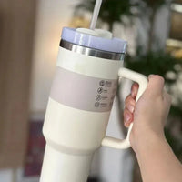 Vakuumisolierter Becher mit Deckel und Strohhalm – ThermoTumbler