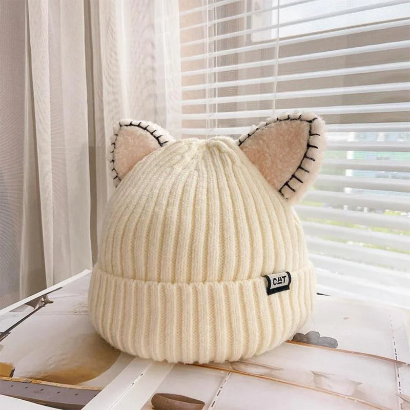 Gestrickte Wintermütze mit Katzenohren – PurrWarm