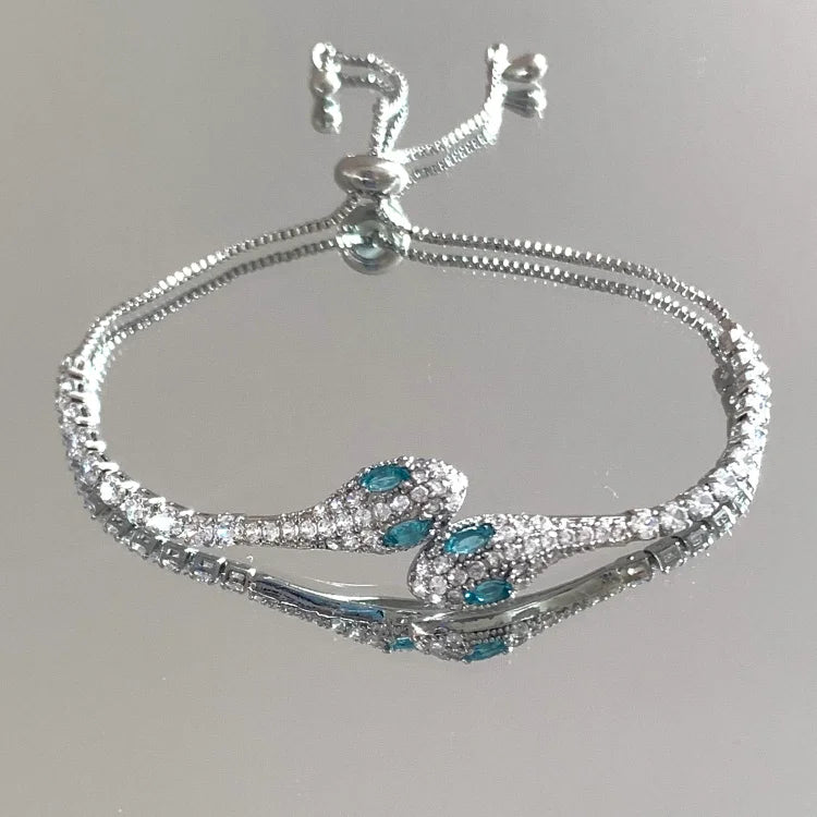 Silbernes Schlangenarmband mit Zirkonia – Lyra