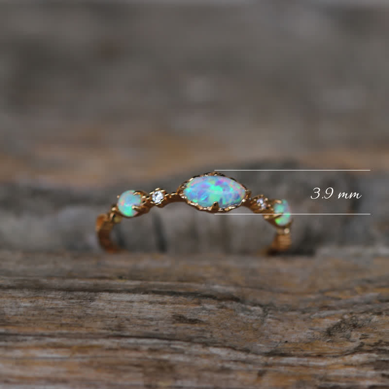 "Liebe und Aufrichtigkeit" - Opal Vintage-Ring - Isabella