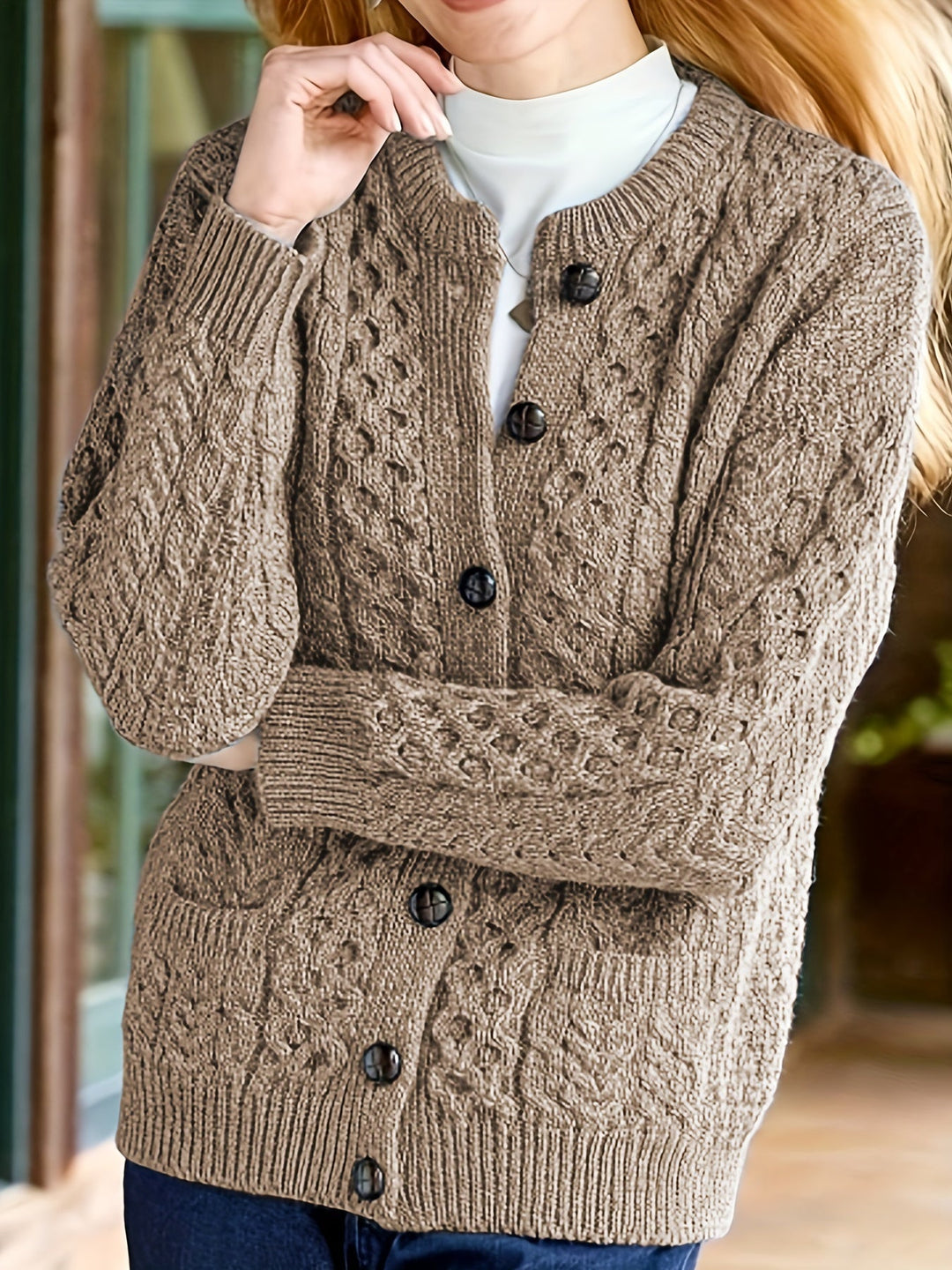 Unifarbener Strickcardigan mit Knopfleiste und Taschen – Olivia