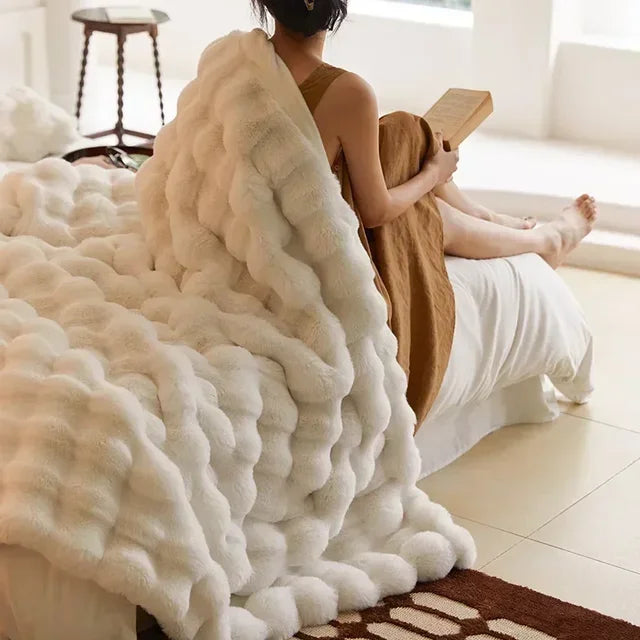 Tragbare Kuscheldecke aus Kunstfell - VeluLuxe