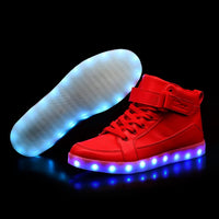 Trendige LED-Sneakers mit wiederaufladbarer Beleuchtung – LumaBoost