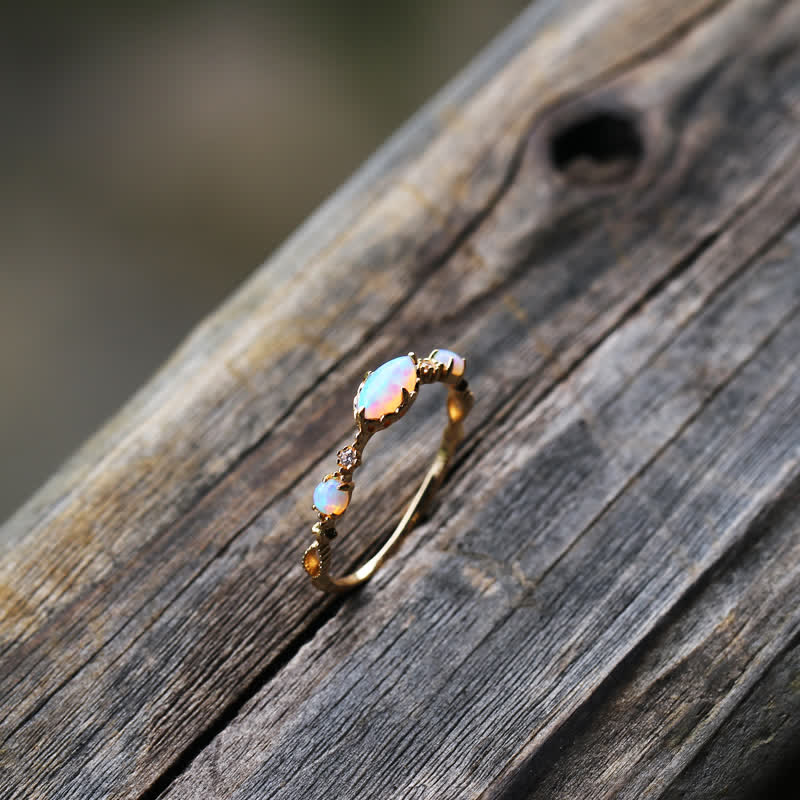 "Liebe und Aufrichtigkeit" - Opal Vintage-Ring - Isabella