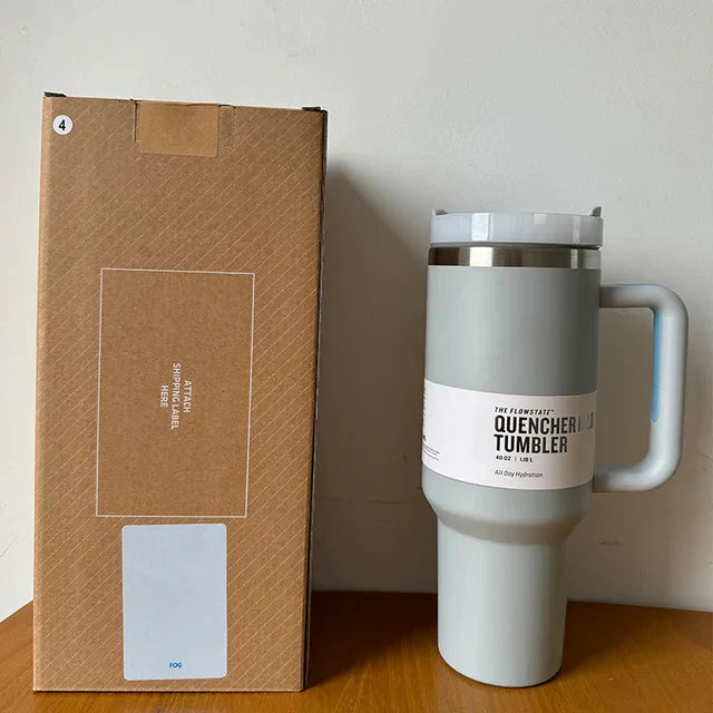 Vakuumisolierter Becher mit Deckel und Strohhalm – ThermoTumbler