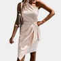 Trendiges One-Shoulder-Kleid mit Taillenband - Adriana