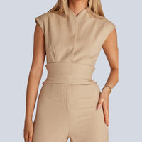 Ärmelloser Jumpsuit in Hazel-Farbe