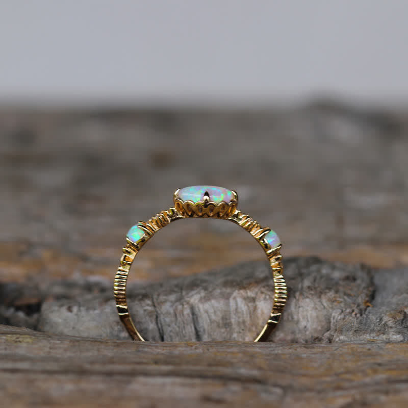 "Liebe und Aufrichtigkeit" - Opal Vintage-Ring - Isabella