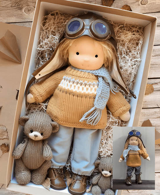 Handgefertigte Waldorf-Kuschelpuppe – Poppi