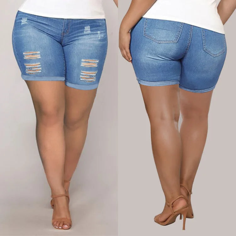 Curvy Chic Zerrissene Denim-Shorts in Plus Size