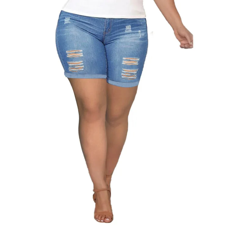 Curvy Chic Zerrissene Denim-Shorts in Plus Size