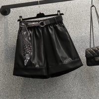 Plus Size Shorts aus Kunstleder mit elastischem Bund