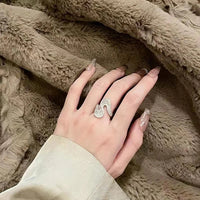 S-förmiger Silber Zirkonia Ring – Seraphine