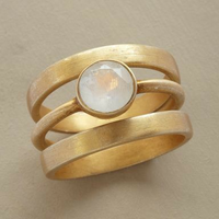 Vintage Goldener Ring mit Eingefasstem Mondstein - Noctis