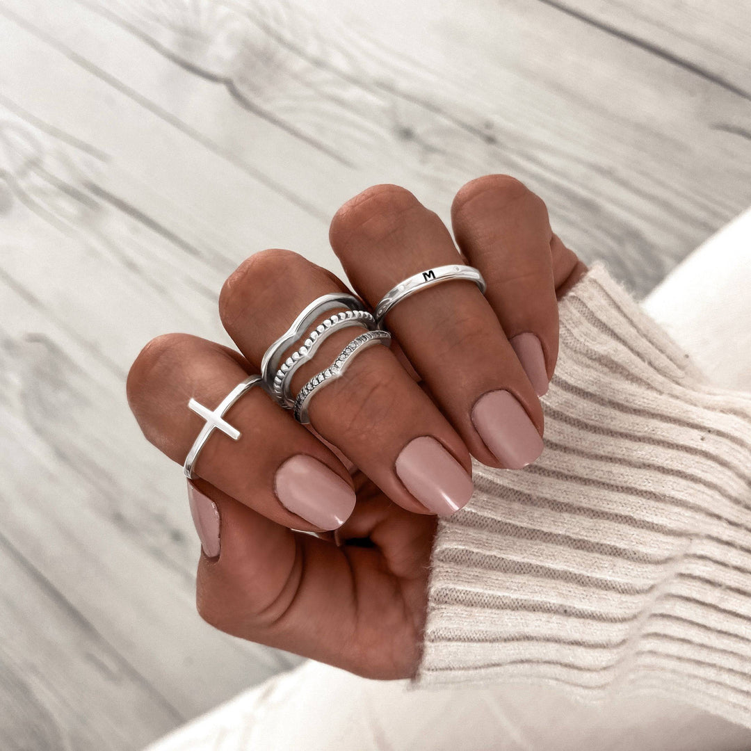 Trendiger Ring mit Kreuzdetail – Amélie