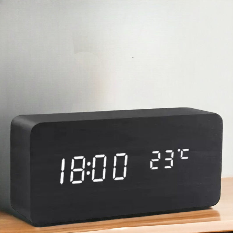 Holzuhr mit LED-Display und Sprachsteuerung - EcoClock