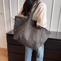 Oversized Canvas Schultertasche mit Leopardenmuster - Lila