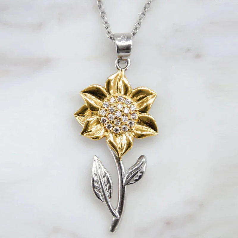 Goldene Halskette aus Sterlingsilber mit Sonnenblume