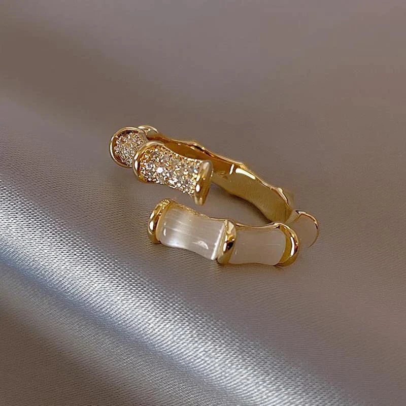 Verstellbarer Ring im Opal-Bambus-Design