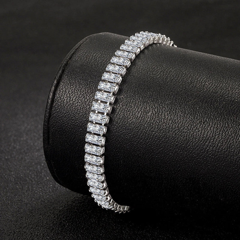 Elegantes Armband aus 925er Silber mit Kristallen