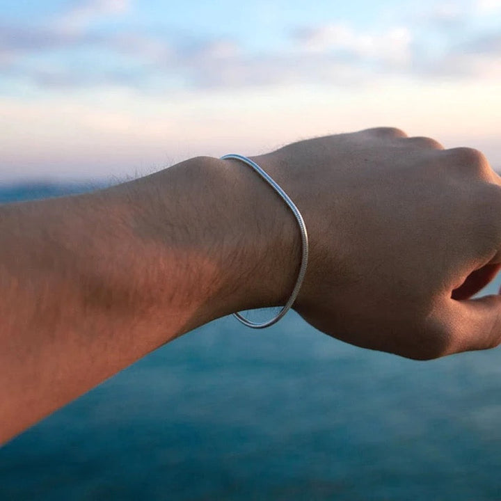 Bändchen  | Minimalistisches Armband mit Schlangen schließe